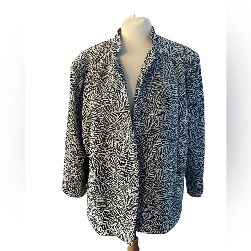 NWT Erin London Textured BLK/White blazer